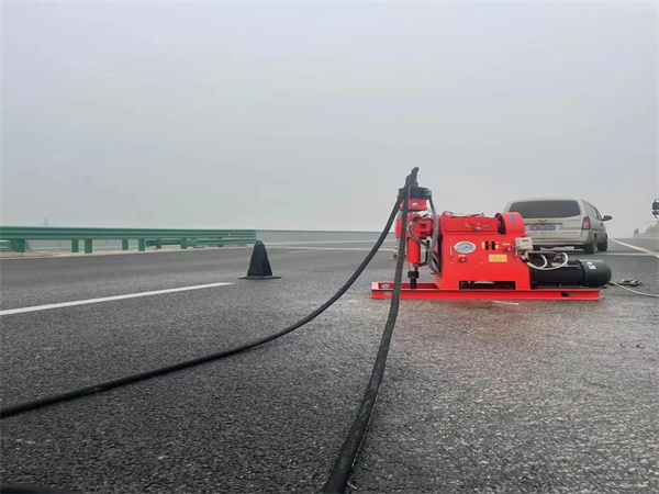 思明马路路基路面开裂下沉注浆加固灌浆